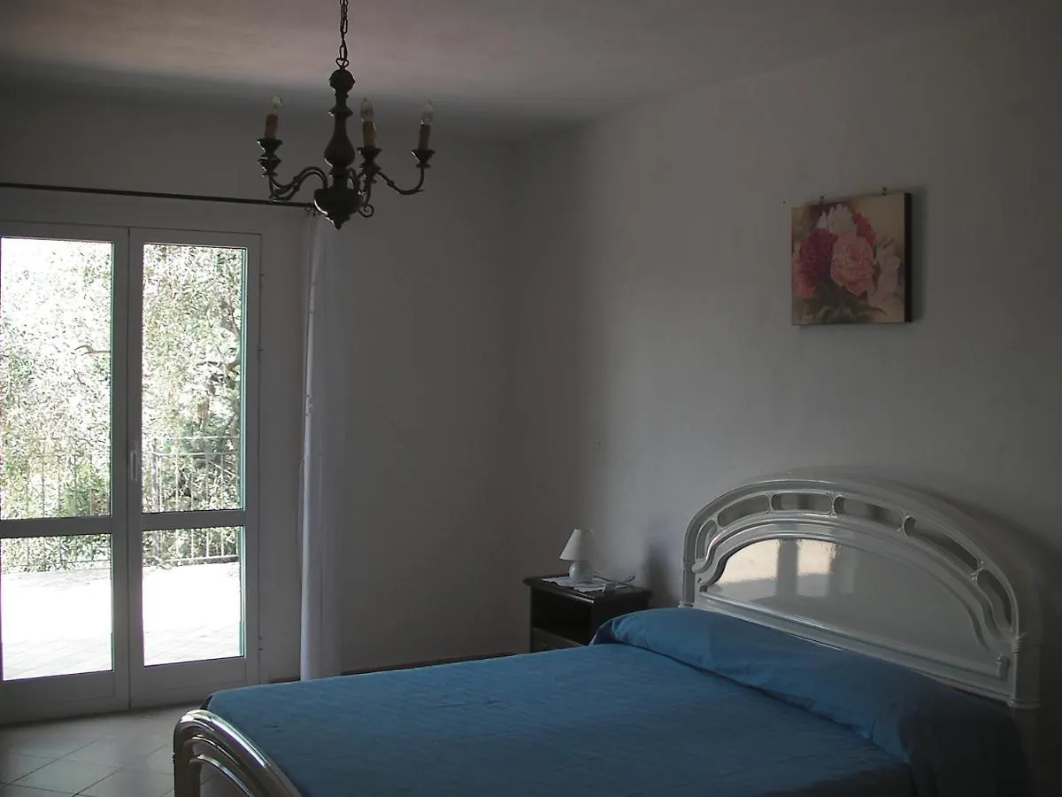 Villa Diano Castello 0*,  Italia